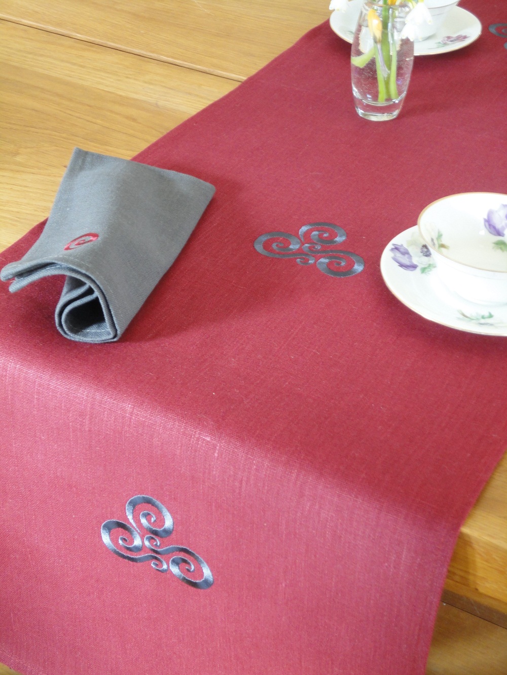 Agnes H Design.com Rósóg Table Runner  with celtic motif