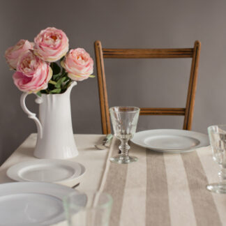 The "Classic" Linen Collection in Jacquard Weave.