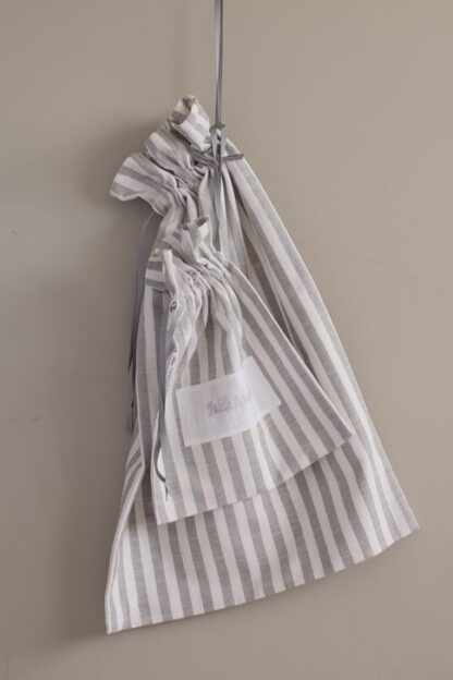 Large towel / tuáillí ( towel in Irish) bag in crisp grey and white - Image 7