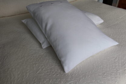 Fine Irish linen Pillow Cases with Entwined Hearts - Box of two  New - Image 5