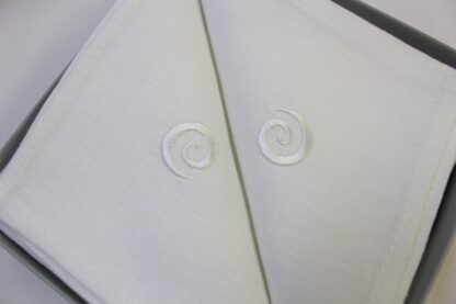 Wedding Gift Set in Irish linen includes double lined runner with 6 napkins. Limited edition AND LAST ONE - Image 2