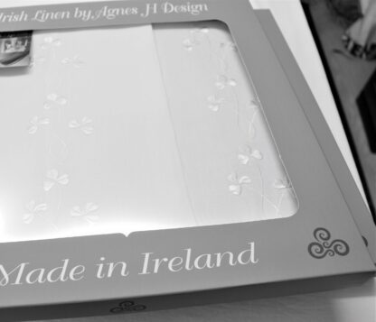 Fine Irish linen Pillow Cases with Embroidered Shamrocks - Box of two - Image 3