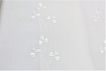 Fine Irish linen Pillow Cases with Embroidered Shamrocks - Box of two - Image 2