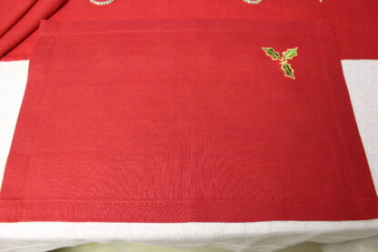 Holly placemats in red Irish linen - Image 3