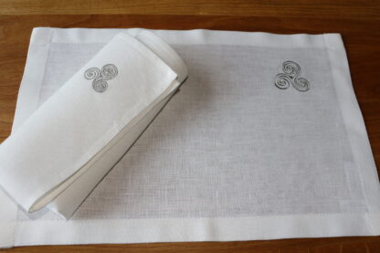Newgrange Triple Spiral, placemats in ecru or ivory Irish linen - Image 7