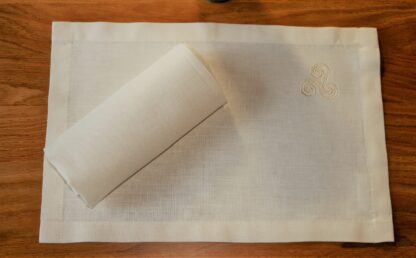 Newgrange Triple Spiral, placemats in ecru or ivory Irish linen - Image 4