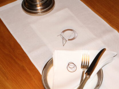 Eileen Gray table runner with appliquéd insert. "Great Value"